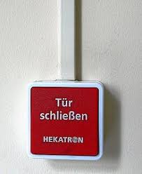 Das tor schloss sich direkt hinter ihr. Feststellanlage Wikipedia