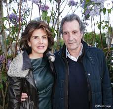 Vous pourrez en voir les recensions dans le site . ce sont des reportages comme il n'en existe pas. Jean Jacques Bourdin Arrete Anne Nivat Le Soutient Et Crie Au Complot Purepeople