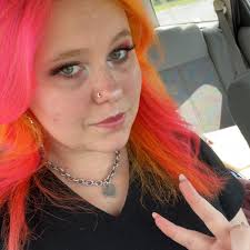 Who can do contrast colors with black hair and light highlights in Clay  County, FL