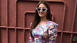 Kriti Kharbanda Spotted At Sunny Super Sound In Juhu Bollywood Hungama bollywood hungama
