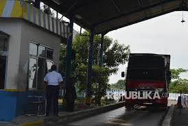 Pemerintah juga meneruskan program reguler seperti program. 1 Oktober Tujuh Jembatan Timbang Dioperasikan Republika Online