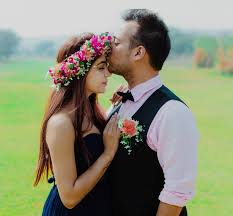 Foto prewed surabaya artikel ini kami tulis di jam lima lebih empat puluh menit pada tanggal 4 juni 2014 mungkin informasi foto prewed surabaya sedang anda butuhkan. 21 Unique Pre Wedding Shoot Ideas For Every Kind Of Couple Shaadisaga