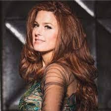 Hillary Roberts's Instagram, Twitter & Facebook