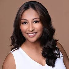 Laura Sharp's Instagram, Twitter & Facebook