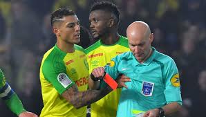 Like many famous people and celebrities, diego carlos seyfarth keeps his personal life private. Referee Tony Chapron Apologises For Kicking Nantes Defender Diego Carlos Sport360 News