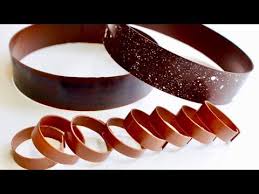 Decoration En Chocolat Avec Temperage Au Mycryo Et Cerclage Pour Entremets Youtube Chocolat Decoration Chocolat Temperage Chocolat