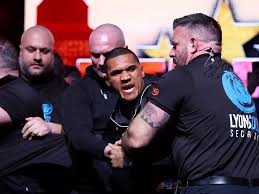 The Mirror - News update