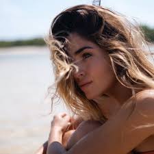 Nicole Pompa's Instagram, Twitter & Facebook