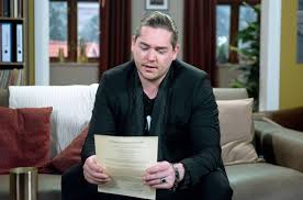 Als amelie einer vermeintlichen einladung von torben in den park folgt, erlebt sie jedoch eine böse überraschung. Rote Rosen Dieser Serienliebling Kommt Nach Luneburg Zuruck Liebenswert Magazin