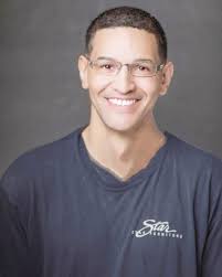 Excuse me sir, I just hired you! Wheres your suit🤣🤣🤣