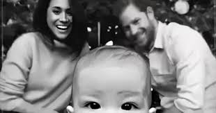 In the photos shared by page six, markle was dressed. Harry And Meghan S Family Release Their Eco Friendly Christmas Card Featuring Baby Archie Bored Panda