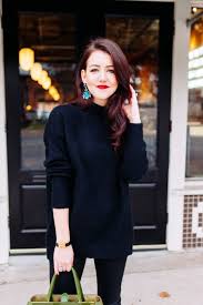 35 Ways To Wear Statement Earrings For Any Occasion Turquoise Jewelry Outfit Turquoise Clothes Turquoise Earrings Outfit