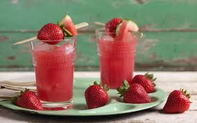 12 Refreshing Summer Mocktail Recipes Nutrition Myfitnesspal Mocktails Rezeptideen