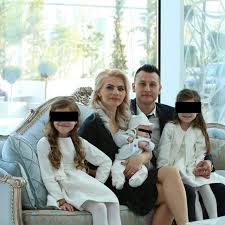 Maybe you would like to learn more about one of these? Cum AratÄƒ Acum Silvia Burlan Femeia LÄƒsatÄƒ OrfanÄƒ De Carmen PÄƒunescu