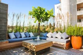 20 Astonishing Roof Terrace Designs That Are Worth Seeing Rooftop Terrace Design Terrace Design Pallet Furniture Outdoor