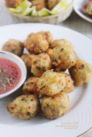 Anda boleh mencuba resepi cucur ikan bilis bawang yang diberi untuk membuat kuih cucur. Cucur Ikan Bilis Viral Katanya Singgahsana Kitchen