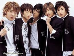 Last year (around march), it was said that he is one of the two celebrities in korea who is close to yoochun (the other one being kim hyunjoong of ss501). Hug Era Dbsk Tvxq Tohoshinki Ot5 Jung U Know Yunho Park Micky Yoochun Kim Hero Jaejoong Shim Max Changmin Kim Xiah Junsu Jaejoong Tvxq Jyj