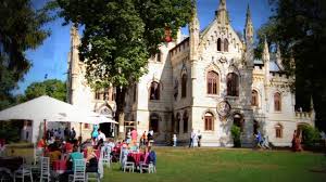 Planurile au fost realizate de arhitecţi germani. Calatorie La 1900 Castelul Sturdza Miclauseni Youtube