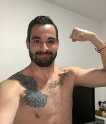 It S Time To Take A Shower Notice How I Do Super Strength To Get A Little Bit Of Biceps Idowhaticanwithwhatihave Goodni Take A Shower Instagram Good Night