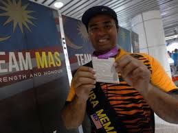 Jun 22, 2021 · khairul anuar mohamad (kiri), muhamad zarif syahiir zolkepeli (atas, kanan) dan muhammad akmal nor hasrin (bawah, kanan) 22/06/2021 02:02 pm please email to sales@bernama.com for full details about this news. Khairul Anuar Penuhi Hasrat Arwah Bapa