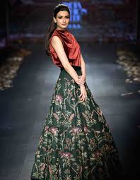 The Top Indian Wedding Trends For 2019 According To Celebrity Wedding Experts Vogue India Vogue India Failed to send your enquiry.