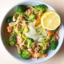 Pates Aux Epinards Brocoli Saumon Fume Sauce Vin Blanc Citron Et Aneth Que Demander De Plus Welowcook Sait Creer Le Combo Gagnant Saumon Sal