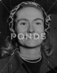 Lady Barbara Beaumont (nee: Barbara Singleton Actress) Wife Of Sir George  Franci ~ Hi Res #218845108