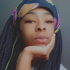 Dani Dodge's Instagram, Twitter & Facebook