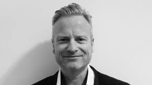 Andrew Hinshelwood's Instagram, Twitter & Facebook