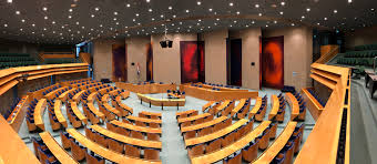 In de eerste kamer zijn 75 zetels te verdelen. Bestand Plenaire Zaal Tweede Kamer Panorama Jpg Wikimedia