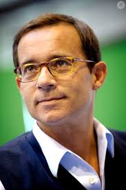 Photo : Ce mardi, Jean-Luc Delarue aurait eu 61 ans. Jean-Luc Delarue et  Elisabeth Bost au Parc des Princes lors d'un Classico PSG