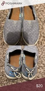 girls toms look like new only used a few times toms shoes