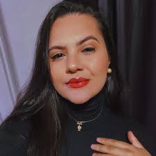 Mari Silva's Instagram, Twitter & Facebook