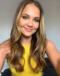 Miss universe sa natasha joubert is a pro at modelling gorgeous evening gowns — and at designing them too. Pin On Natasha Joubert Fan Board