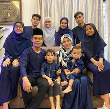 Harap fauzi nawawi dan lisdawati tabah. Cantik Lawa Dan Manis Isterinya Alhamdulillah Netizen Berita Kopak Cc