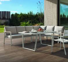 Certaines informations peuvent être partagées avec des partenaires de habitat et jardin. Salon De Jardin D Angle Dinatoire En Aluminium Brin D Ouest