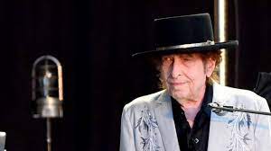 Iconic singer/songwriter and musical wanderer who rose to prominence during the '60s folk revival and changed the world of music. H8ktoksez8sxm
