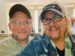 We enjoyed visiting with the great David Pack of the group Ambrosia in  Santa Barbara. David many years ago used to visit Ron's dad's music shop,  Hogan's House of Music in Lawndale,