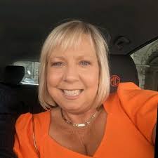 Shout out to our former colleague, Noeleen McCreanor who received a HPMA  national Outstanding Lifetime Achievement award for her dedication and  commitment to healthcare HR 🎉⭐️ Well done Noeleen 🏆