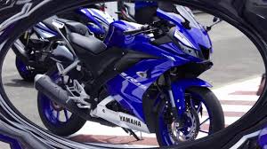 Also, checkout 3 yamaha mt 15 colour images. Yamaha R15 V3 Downpayment And Emi 1280x720 Wallpaper Teahub Io