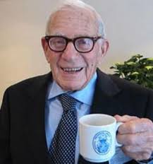 Mannen som lyssnar på havet