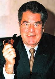 Famous Pipe Smokers: 10/31/17