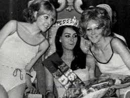 Who is barry gibb's wife linda gray? Linda Bee Gees The Best Of Barry Robin Maurice Gibb Facebook