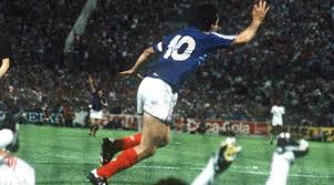 « c'est frustrant d'être numéro deux, frustrant de ne pas participer directement à la rencontre. En Images Bleus Mbappe Zidane Platini Les Numeros 10 De L Equipe De France
