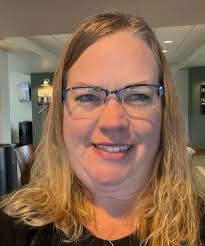 Shelley Arndt's Instagram, Twitter & Facebook