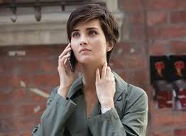 ولدت التركية توبا بويوكستون بإسطنبول، في 5 يوليو عام 1982 تخرجت من مدرسة دويوش الثانوية للعلوم، ثم إلتحقت. ØªÙˆØ¨Ø§ Ø¨ÙˆÙŠÙˆÙƒØ³ØªÙˆÙ† ØªÙØ§Ø¬Ø¦ Ø¬Ù…Ù‡ÙˆØ±Ù‡Ø§ Ø¨Ø­Ø¯ÙŠØ«Ù‡Ø§ Ø¨Ø§Ù„Ù„ØºØ© Ø§Ù„Ø¹Ø±Ø¨ÙŠØ© Ø´Ø§Ù‡Ø¯ Ø¬ÙØ±Ø§ Ù†ÙŠÙˆØ²