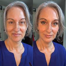 On a Zoom with my toxin-cream organic makeup group. I'm still listening and  watching attentively, but I was still able to apply the new colors I just  got in with my fingers.