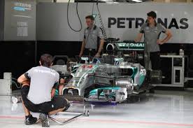 Pit Stop Pit Walk Shakir Bahrain April 03 Pit Stop Garage Of Team Mercedes On Thursday April 03 2014 Formula 1 Gul Stock Photos Photo Bahrain Grand Prix