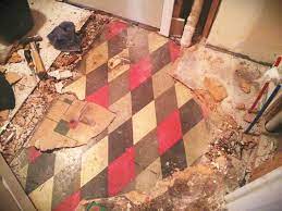 See full list on wikihow.com How To Remove Vinyl And Linoleum Flooring