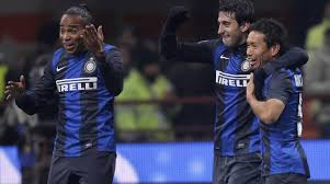 La cronaca in diretta della partita di serie a (19.45). Inter Napoli 2 1 Guarin E Milito La Portano Secondi Dietro La Juve Cronaca Video Positanonews